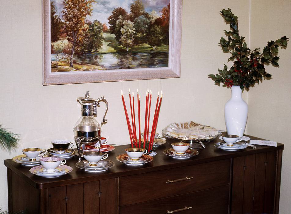 Dec 31, 1967 - At parents house on Hemlock Rd., Boxford, MA.<br />More New Year's celebration stuff.