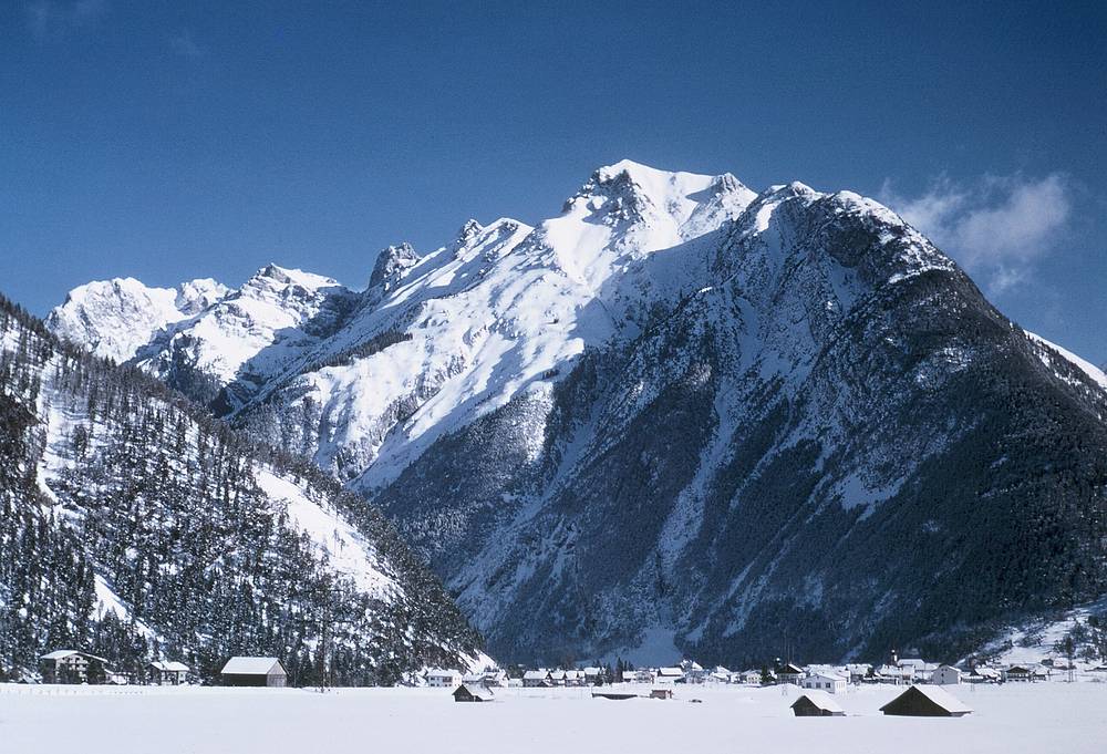 Feb 10, 1968 - Between Innsbruck, Austria, and Garmisch-Partenkirchen, Germany.<br />Picture by Jack.
