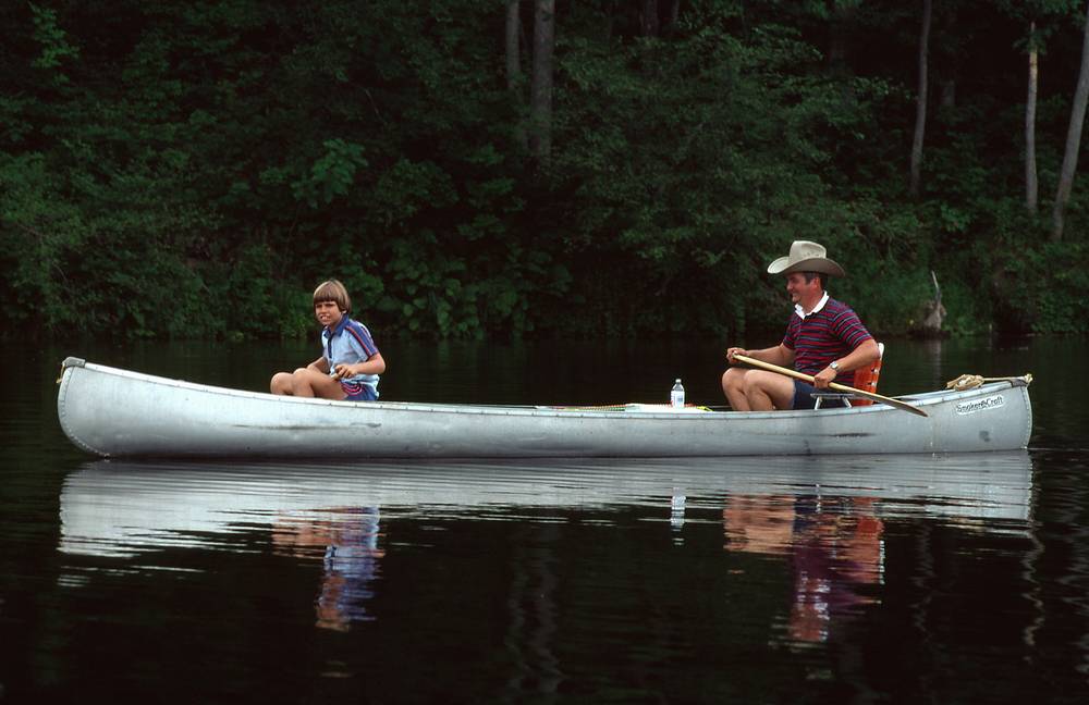 July 18, 1981 - Connecticut River, Vermont side.<br />MV Bell Labs Outing Club canoeing trip.<br />Ralph and son.