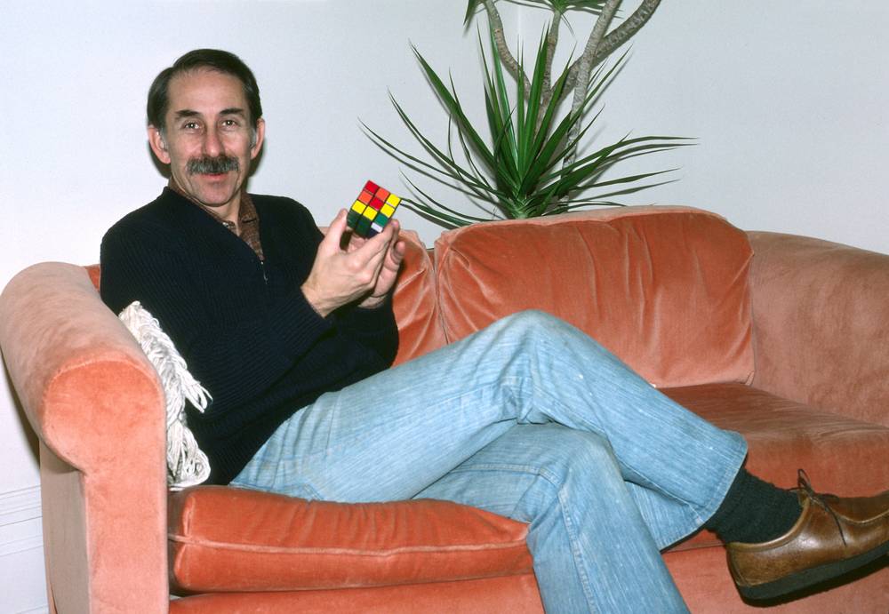 Dec. 24, 1981 - Baltimore, Maryland.<br />At Ronnie and Baiba's for Christmas.<br />Ronnie doing the Rubik's cube.