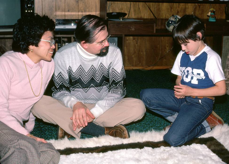 Dec. 27, 1981 - Rockville, Maryland.<br />At the Kutyna's for Frank's birthday.<br />Massako, Frank, and Julian demonstrating his Rubik's cube skills.