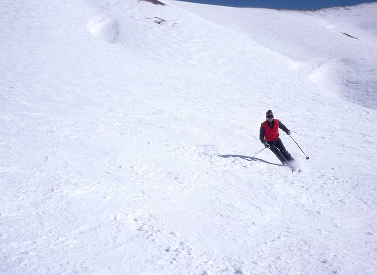 March 7, 1982 - Val d'Isere, France.<br />Oscar carving a perfect parallel turn.