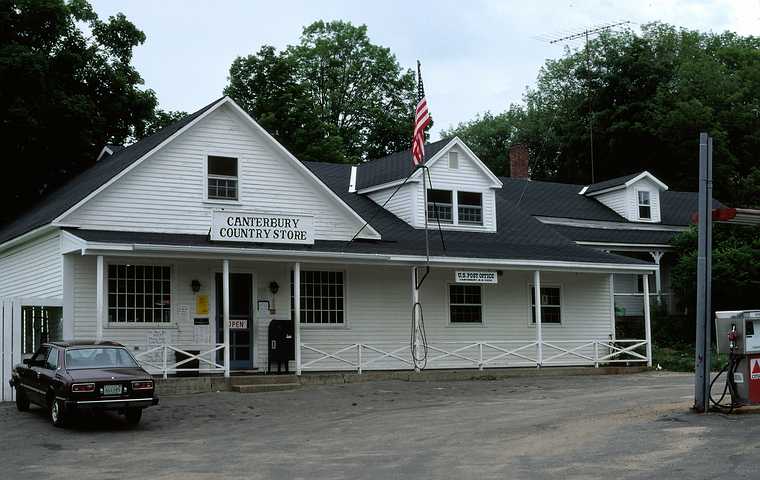 July 25, 1982 - Canterbury, New Hampshire.<br />Bell Labs Merrimack Valley Outing Club hike to Carter Notch AMC hut, NH.