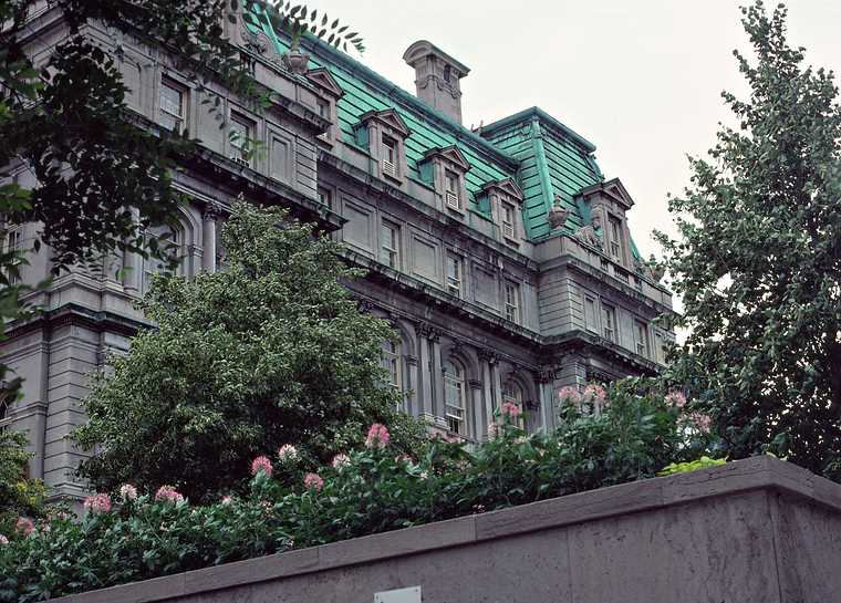 August 11, 1982 - Montreal, Quebec, Canada.<br />City Hall.