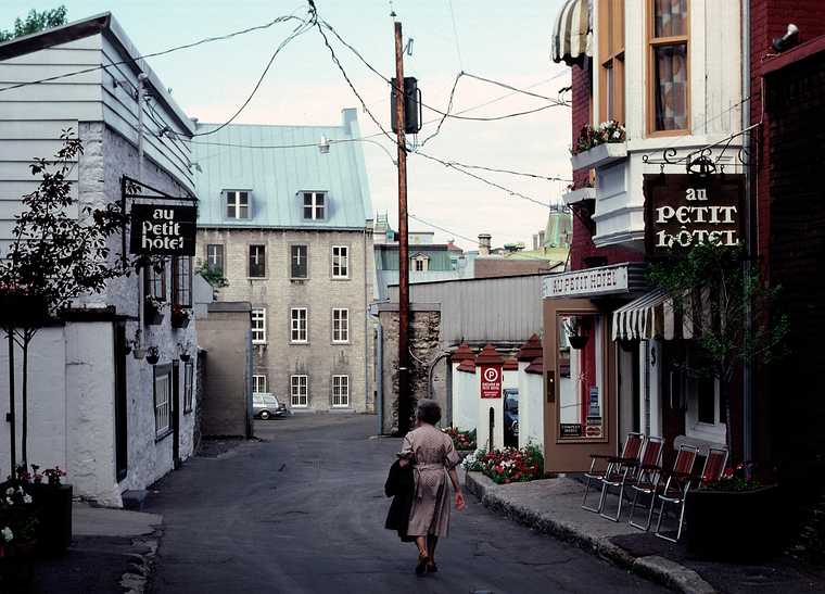 August 12, 1982 - Quebec City, Quebec, Canada.<br />Au Petit Hotel, a place recommended by Mike Decelle (already full when we got there).