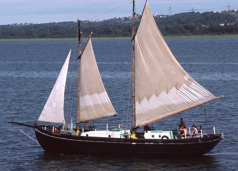 August 13, 1982 - Quebec City, Quebec, Canada.<br />View from a tour boat.