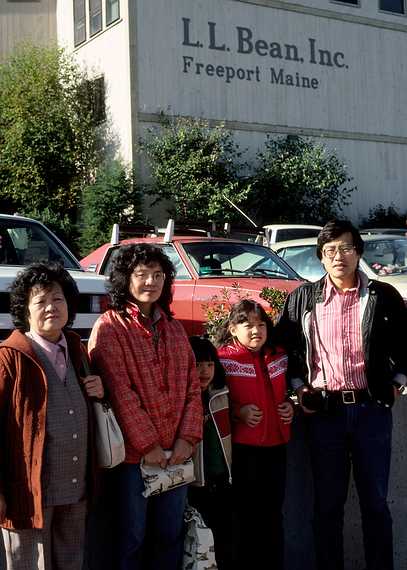 Oct. 10, 1982 - Freeport, Maine.<br />Grandmother, mother Sue, China, Allyson, and father John.
