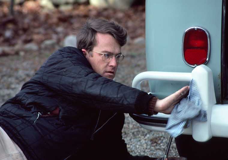 Nov. 14, 1982 - Gales Ferry, Connecticut.<br />Uldis working on his VW bus.