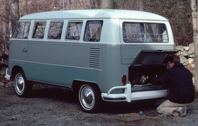Nov. 14, 1982 - Gales Ferry, Connecticut.<br />Uldis working on his VW bus.