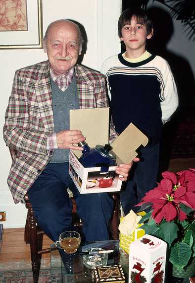 Dec. 24, 1982 - At Baiba and Ronnie's in Baltimore, Maryland.<br />Father and Julian.