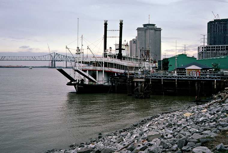 Jan. 25, 1984 - New Orleans, Louisiana.<br />The "Natchez" river boat on the Mississippi.