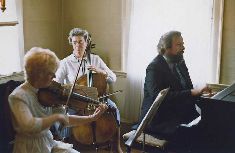 May 5, 1984 - Newburyport, Massachusetts.<br />Joyce's and Egils' wedding.