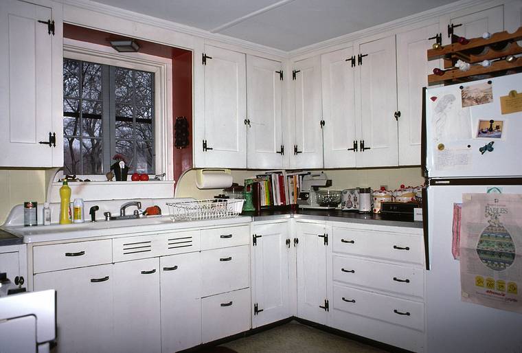 April 14, 1985 - Merrimac, Massachusetts.<br />Our house, before the addition was torn down for a new one.<br />The old kitchen.