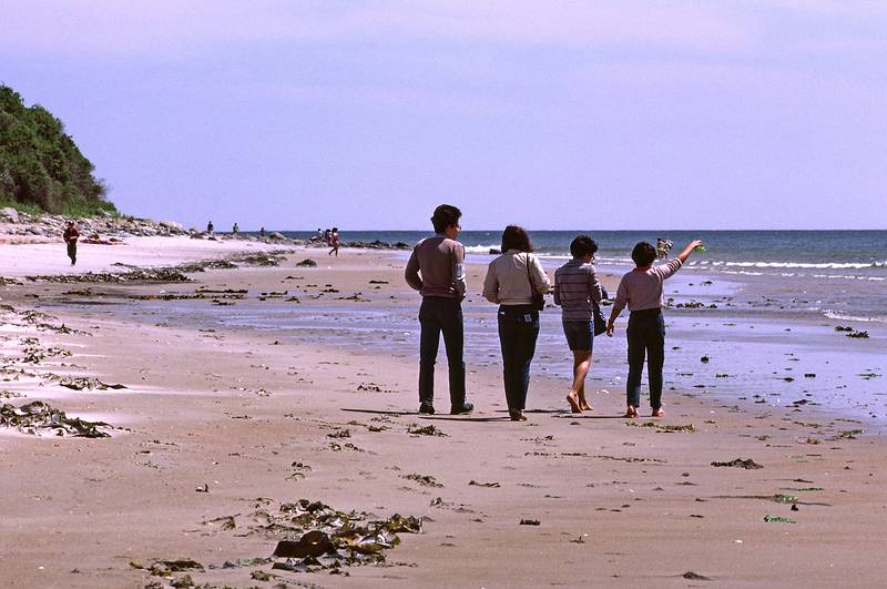 May 5, 1985 - Sandy Point State Reservation, Plum Islnad, Massachusetts.<br />Carl, Joyce, Eric, and Melody.