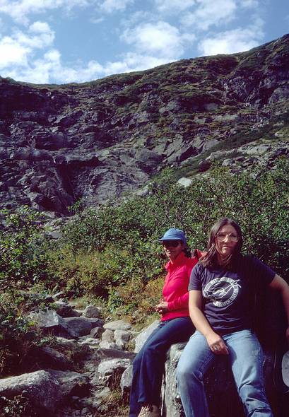 Sept. 6, 1987 - Mt. Washington area, New Hampshire.<br />Hike from Pinkham Notch to Lakes of the Clouds AMC hut.<br />Nancy and Joyce resting before tackling the Tuckerman Ravine headwall.