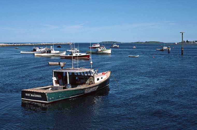 July 15, 1988 - Somewhere along the Maine coast on our way back from Bailey Island.<br />The Holy Mackerel lobster boat.