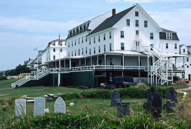 July 16, 1988 - Starr Island, New Hampshire.<br />Brian's and Anne's  wedding on Starr Island.<br />Hotel on Starr Island. The reception was on the front lawn of the hotel.