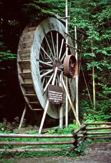 August 25, 1988 - Along Howe Sound, British Columbia, Canada.