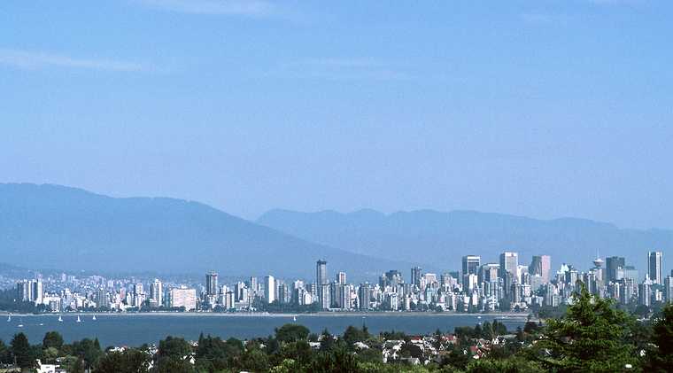 August 26, 1988 - Vancouver, British Columbia, Canada.<br />Vancouver skyline.