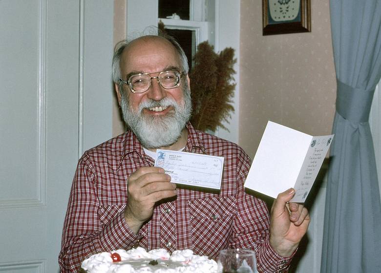 June 10, 1990 - Merrimac, Massachusetts.<br />Eric's graduation and Carl's and Egils' birthday celebration.<br />Egils and the usual check from Marie.
