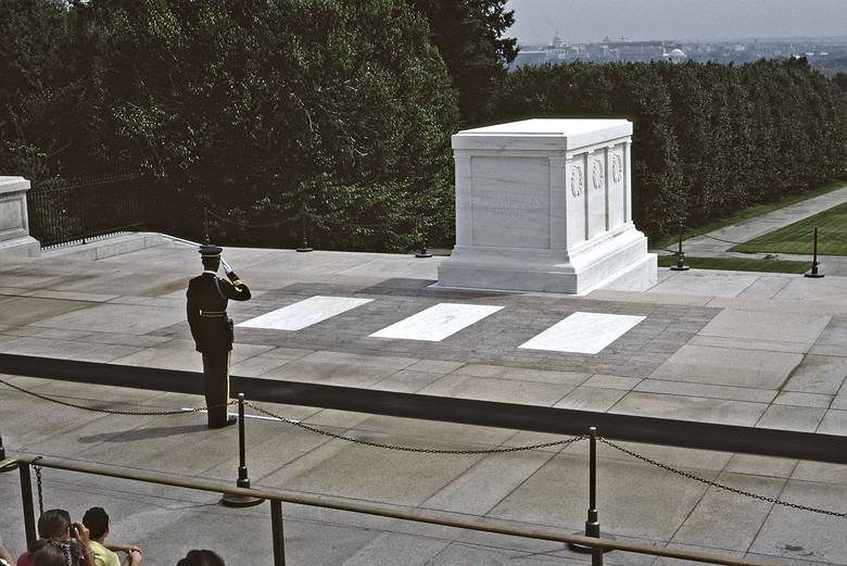 August 29, 1990 - Arlington National Cemetery, Arlington, Virginia.<br />Ceremony at the Tomb of the Unknowns.