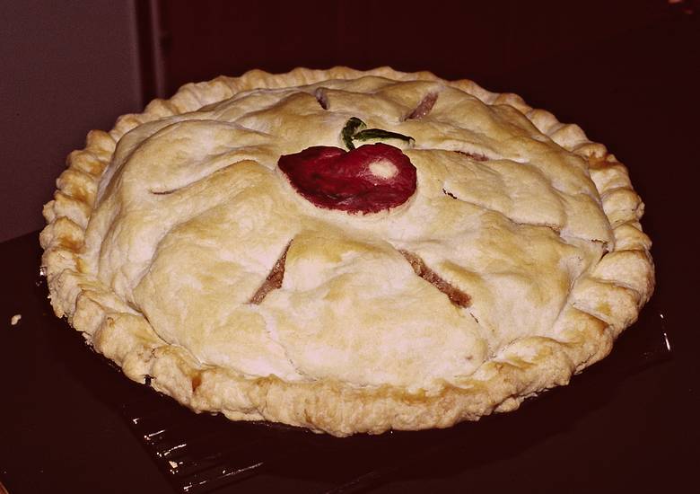 October 1990 - Merrimac, Massachusetts.<br />Joyce's famous apple pie. It tastes as good as it looks.