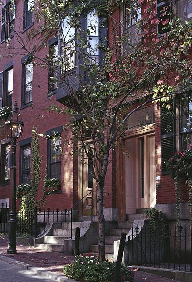 October 1990 - Boston, Massachusetts.<br />Residential building on Beacon Hill.