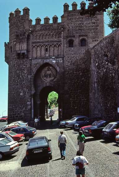 June 30, 1990 - Toledo, Spain.<br />Ronnie, Joyce, and Melody heading for the Puerta del Sol.