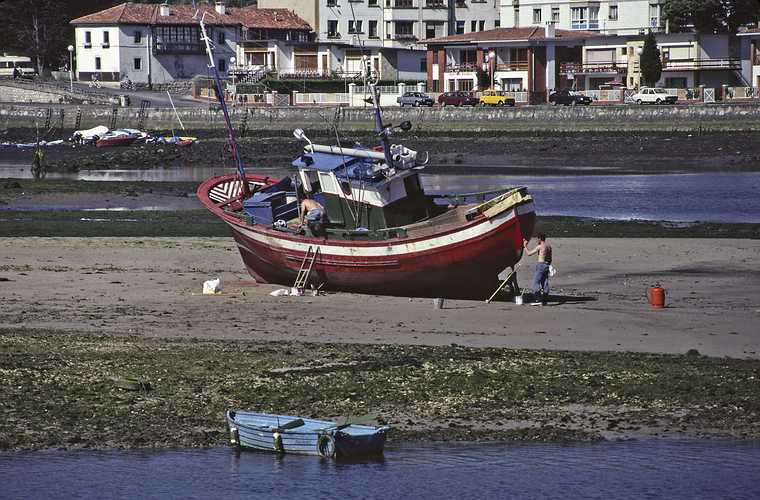 July 7, 1990 - Ribadesella, Asturias, Spain.