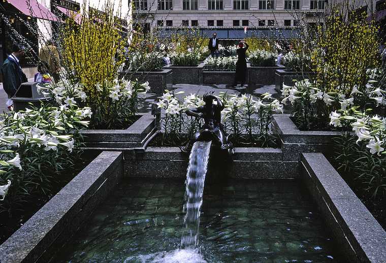 April 6, 1991 - New York, New York.<br />Phantom of the Opera trip to the Big Apple.<br />Rockefeller Center.