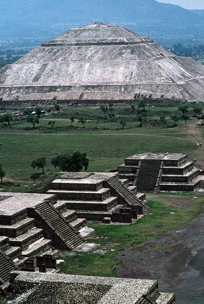 June 6, 1994 - Teotihuacn, Mexico.<br />Pyramid of the Sun from atop the Pyramid of the Moon.