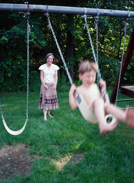 June 25? 1995 - At Oscar and Leslie's in North Andover, Massachusetts.<br />Joyce and Julian having fun.
