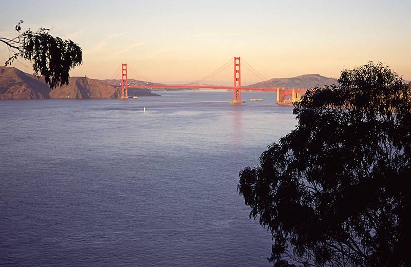 Jan. 2, 1996 - San Francisco, California.<br />Golden Gate Bridge.