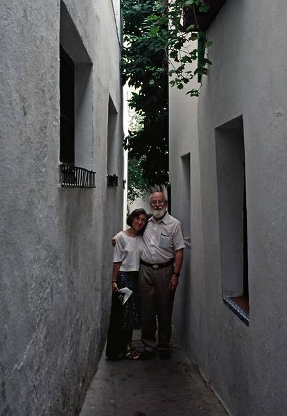 July 8, 1995 - Crdoba, Spain.<br />Joyce and Egils in a very narrow street.