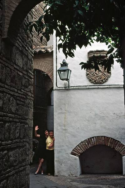 July 8, 1995 - Crdoba, Spain.<br />Asuncin and Salvador peeking around the corner.