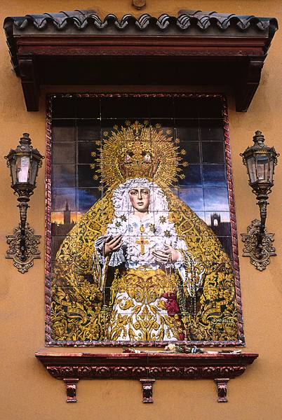 July 9, 1995 - Sevilla, Spain.<br />Virgen de la Macarena on the outside of the church.