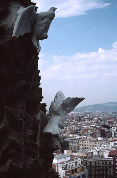 July 13, 1995 - Barcelona, Spain.<br />At the Sagrada Familia church.