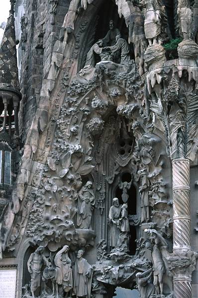 July 13, 1995 - Barcelona, Spain.<br />At the Sagrada Familia church.