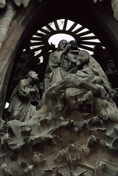 July 13, 1995 - Barcelona, Spain.<br />At the Sagrada Familia church.