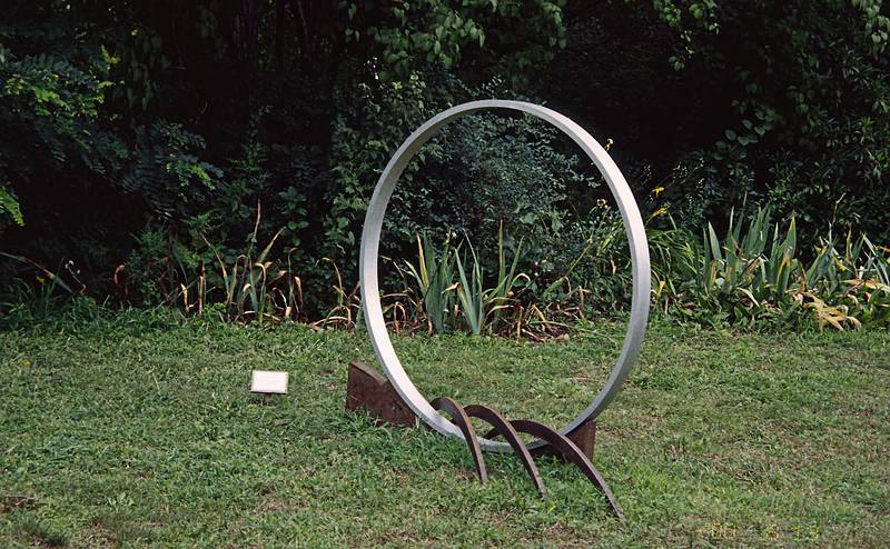 Michael McConnell's "Awakening" ($8000).<br />Artists' talk at the Moses Kent House Outdoor Sculpture Exhibit.<br />August 13, 2000 - Exeter, New Hampshire.