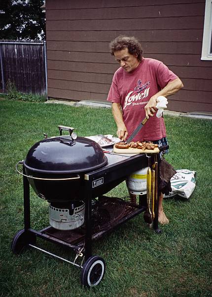 Paul at his usual occupation.<br />August 31, 2000 - At Marie's in Lawrence, Massachusetts.