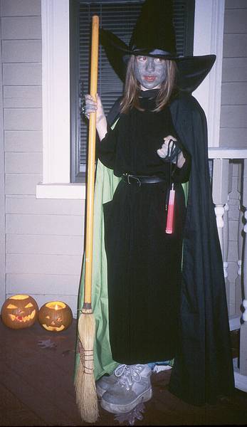 Oct. 31, 2000 - Merrimac, Massachusetts.<br />Dagbjrt.