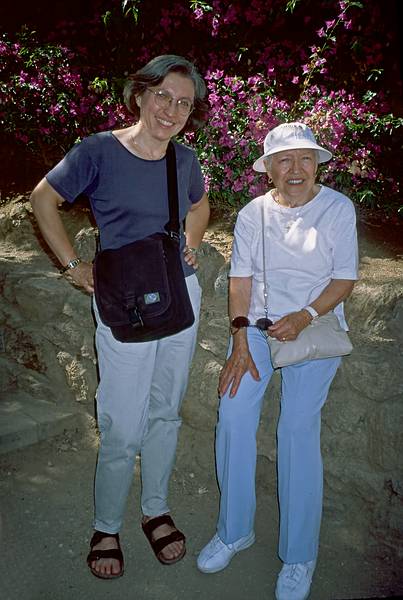 July 6, 2000 - Barcelona, Spain.<br />Joyce and Marie at Gell Park.