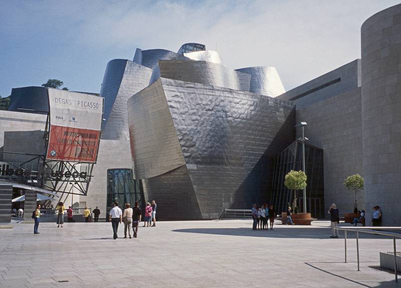 July 9, 2000 - Bilbao, Spain.<br />Frank Gehry's Guggenheim Museum.<br />Main entrance.