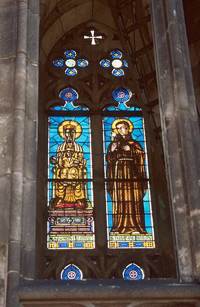 July 13, 2000 - Barcelona, Spain.<br />Interior of the Cathedral.