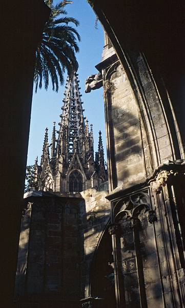 July 13, 2000 - Barcelona, Spain.<br />Interior of the Cathedral.