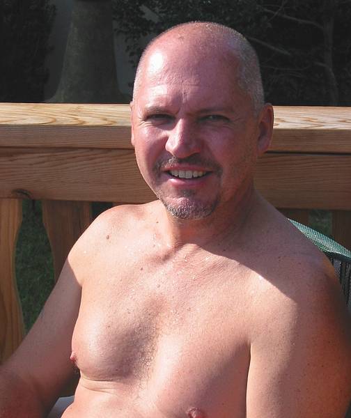 Sept 8, 2001 - At Tom and Kim's in South Hampton, New Hampshire.<br />Tom.