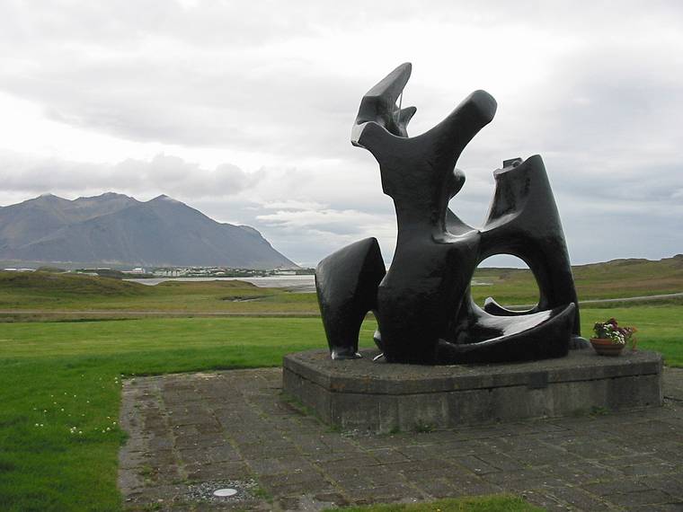 Aug 28, 2001 - Borg, Iceland.<br />Statue by smundur Sveinsson at Egill Skallagrimsson's farm site.