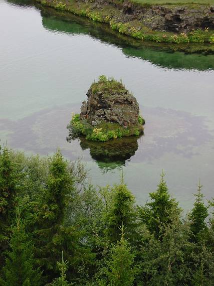 Aug 29, 2001 - SE shore of Mývatn (Höfði), Iceland.