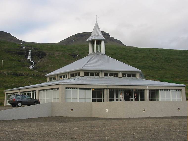 Aug 31, 2001 - Inga and Eric's wedding, Eskifjrur, Iceland.<br />The church.